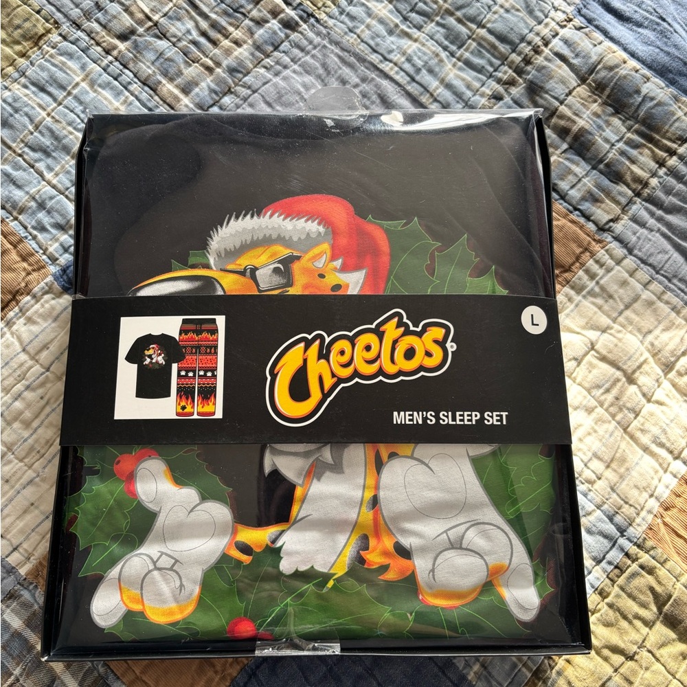 Cheetos Men's Sleep Set with Santa Cheetah Design